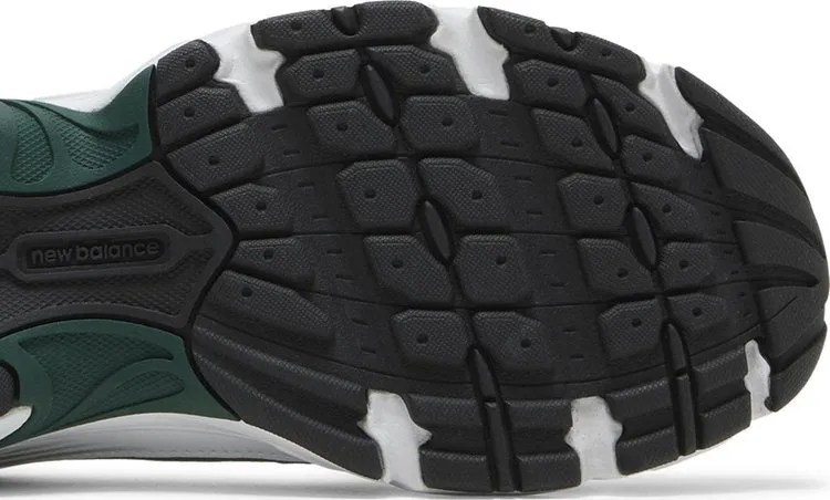 New Balance 530 'White Nightwatch Green' sneakers, white